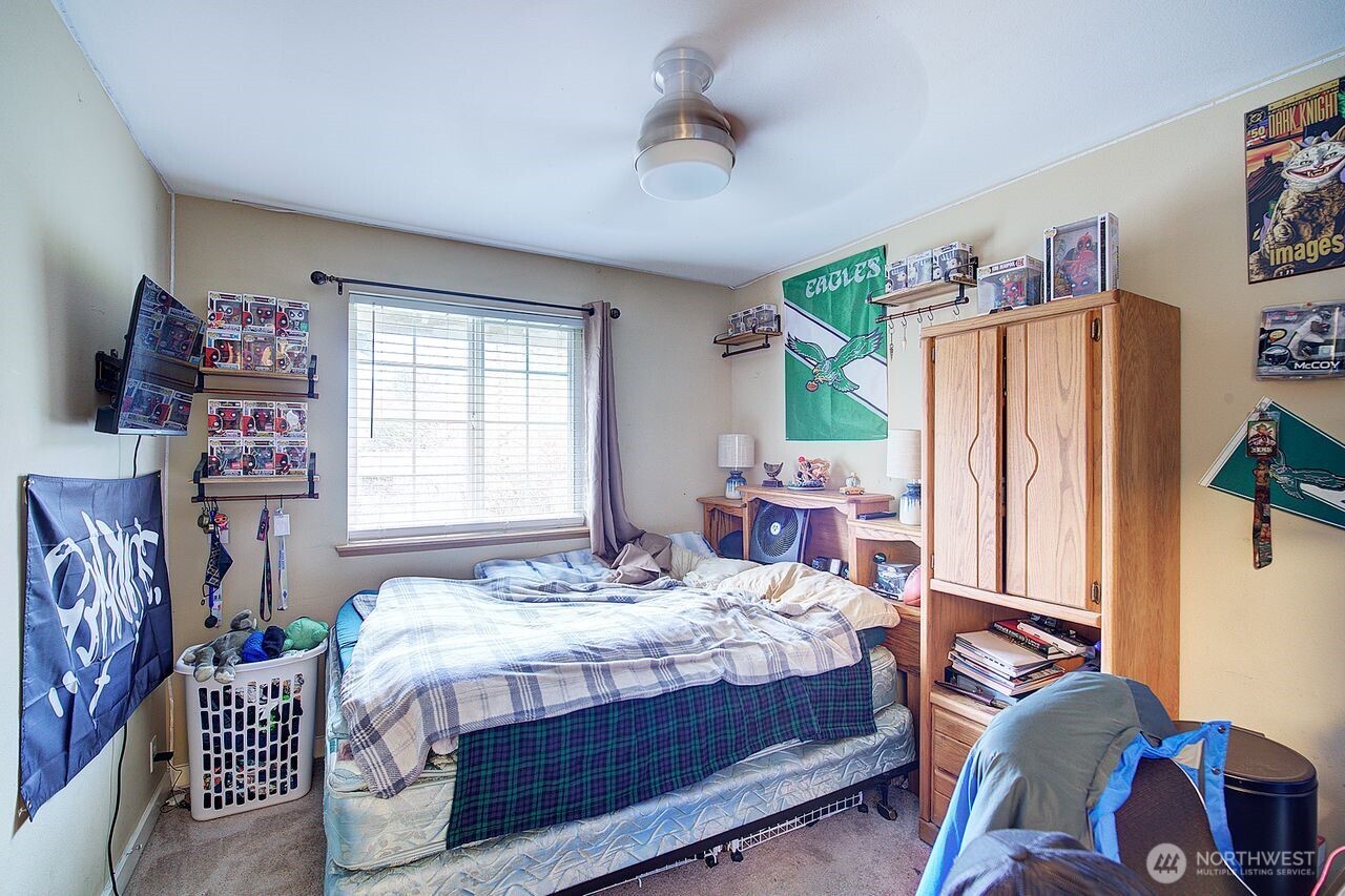 44212 Fir Road Gold Bar, WA 98251 - Photo 24 of 34 a bedroom with bed and a window