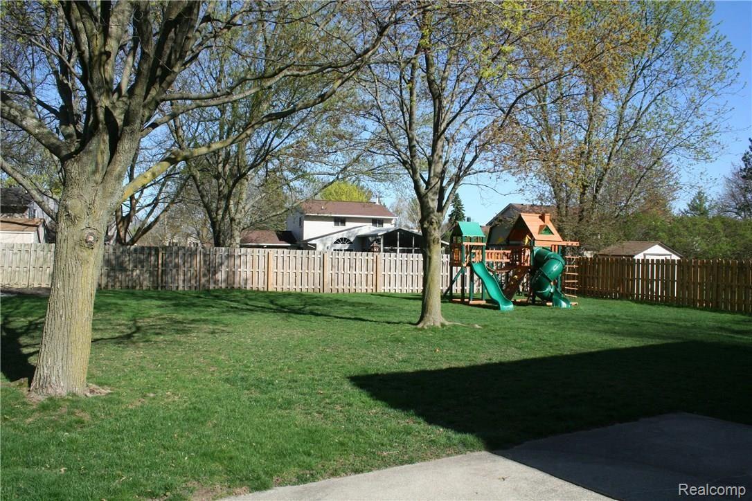 5200 Timber Ridge Trail Clarkston, MI 48346 - Photo 6 of 40 328.JPG