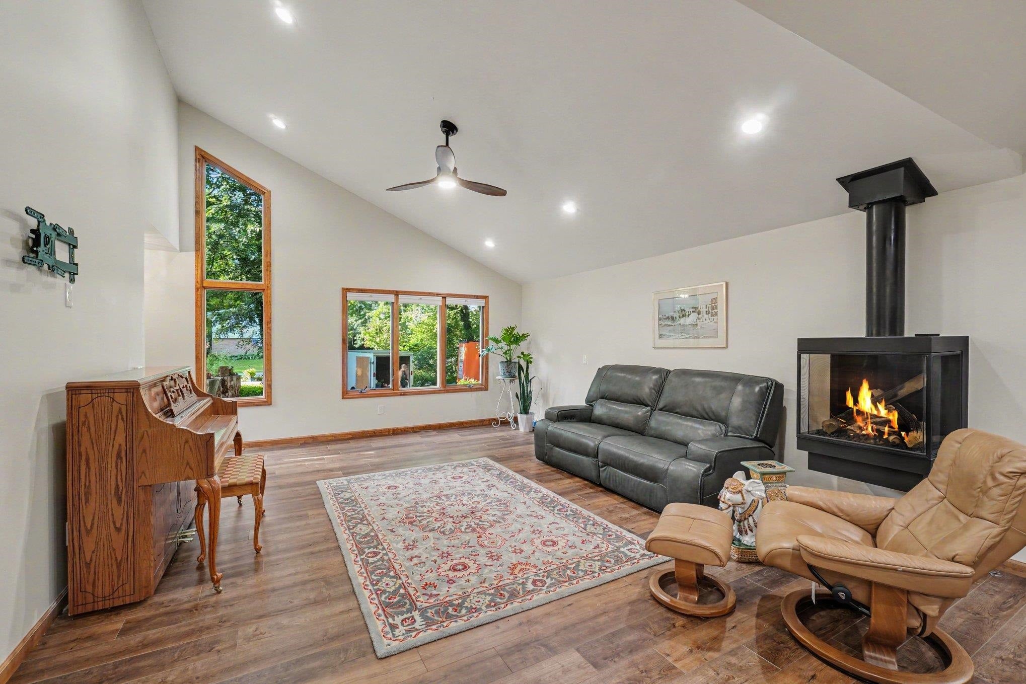 3963 Pembroke Road Bay City, MI 48706 - Photo 2 of 22 Gallery Image 2