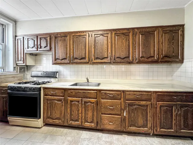 $1,549,000 | 19-13 21st Road | Astoria