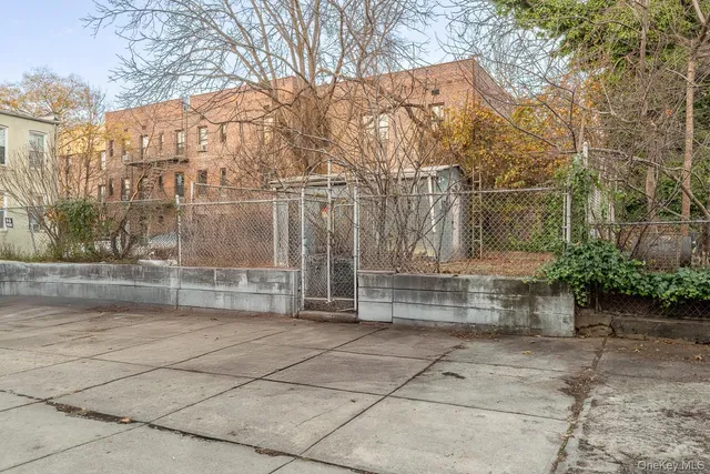 $1,549,000 | 19-13 21st Road | Astoria