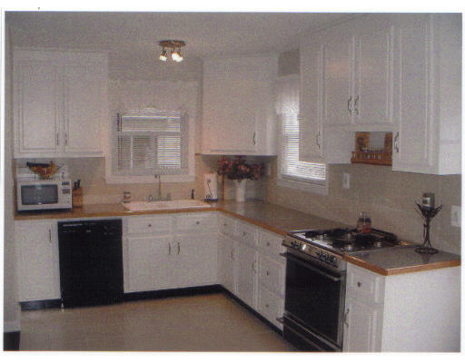 63 Amostown Road West Springfield, MA 01089 - Photo 4 of 5