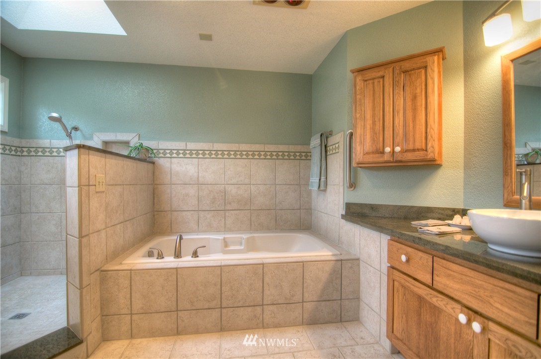 4922 Blvd Ext Road Southeast Olympia, WA 98501 - Photo 14 of 25