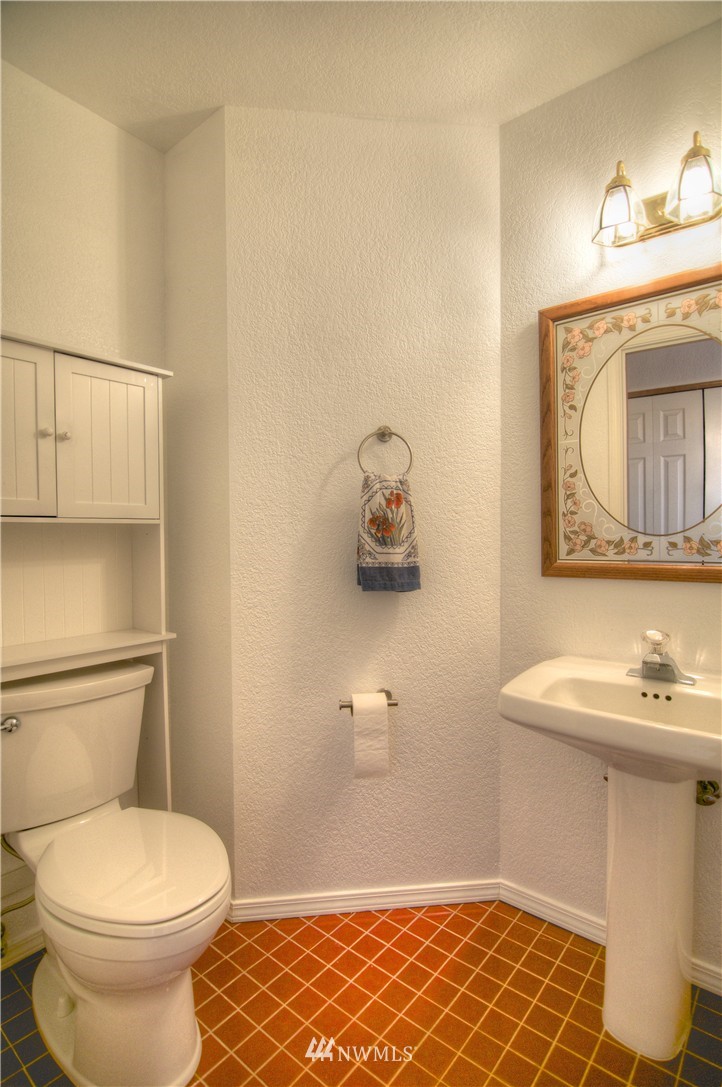 4922 Blvd Ext Road Southeast Olympia, WA 98501 - Photo 10 of 25