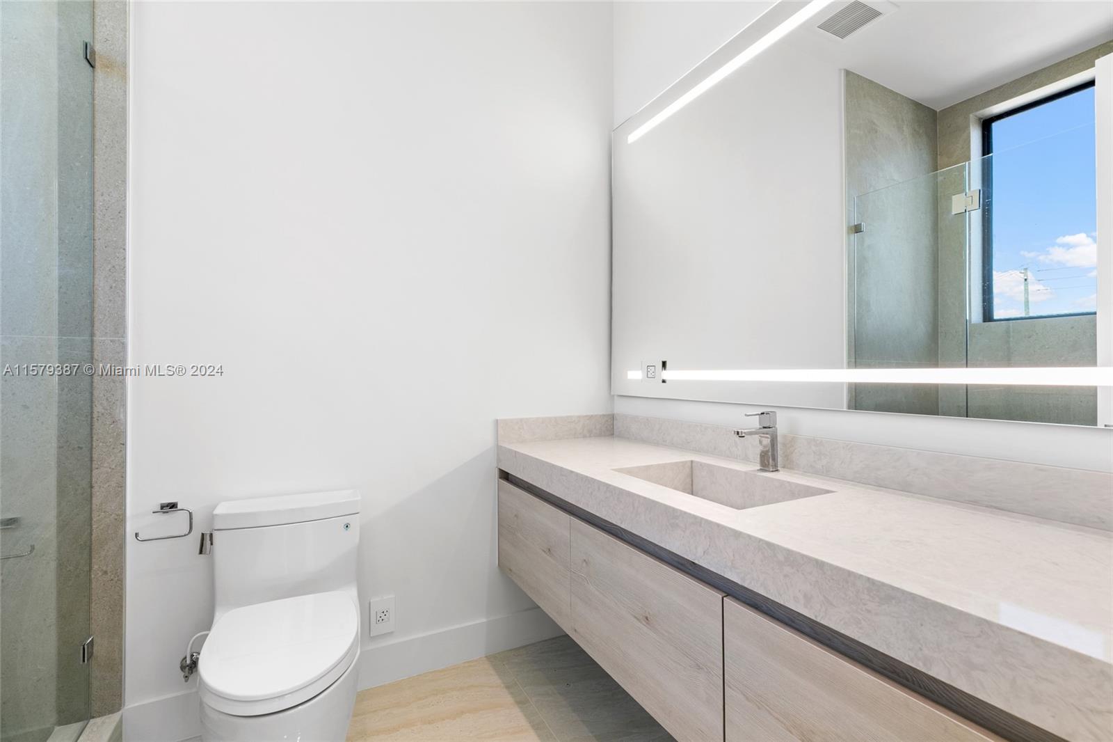 3172 North Bay Road Miami Beach, FL 33140 - Photo 22 of 37