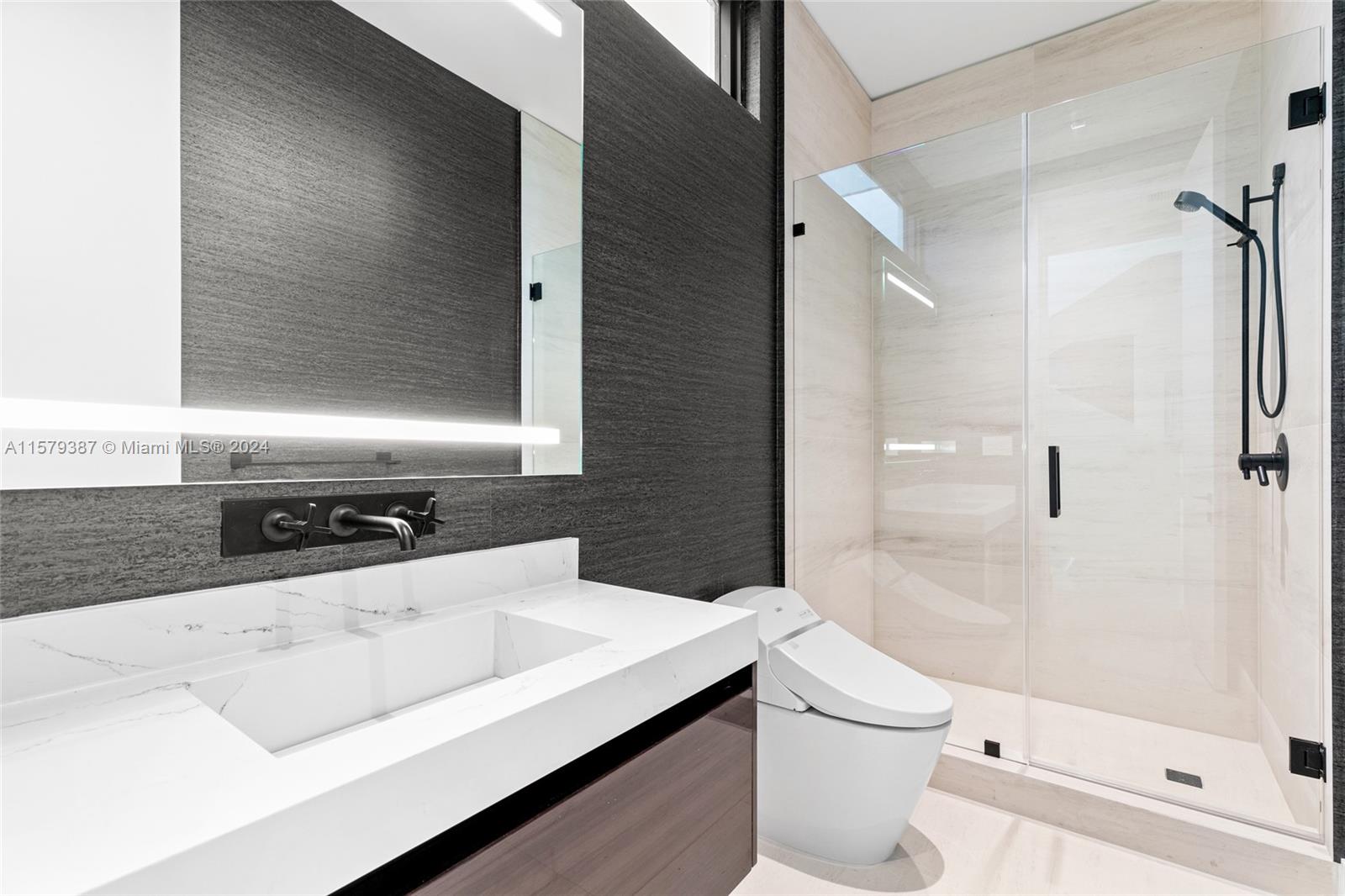 3172 North Bay Road Miami Beach, FL 33140 - Photo 23 of 37