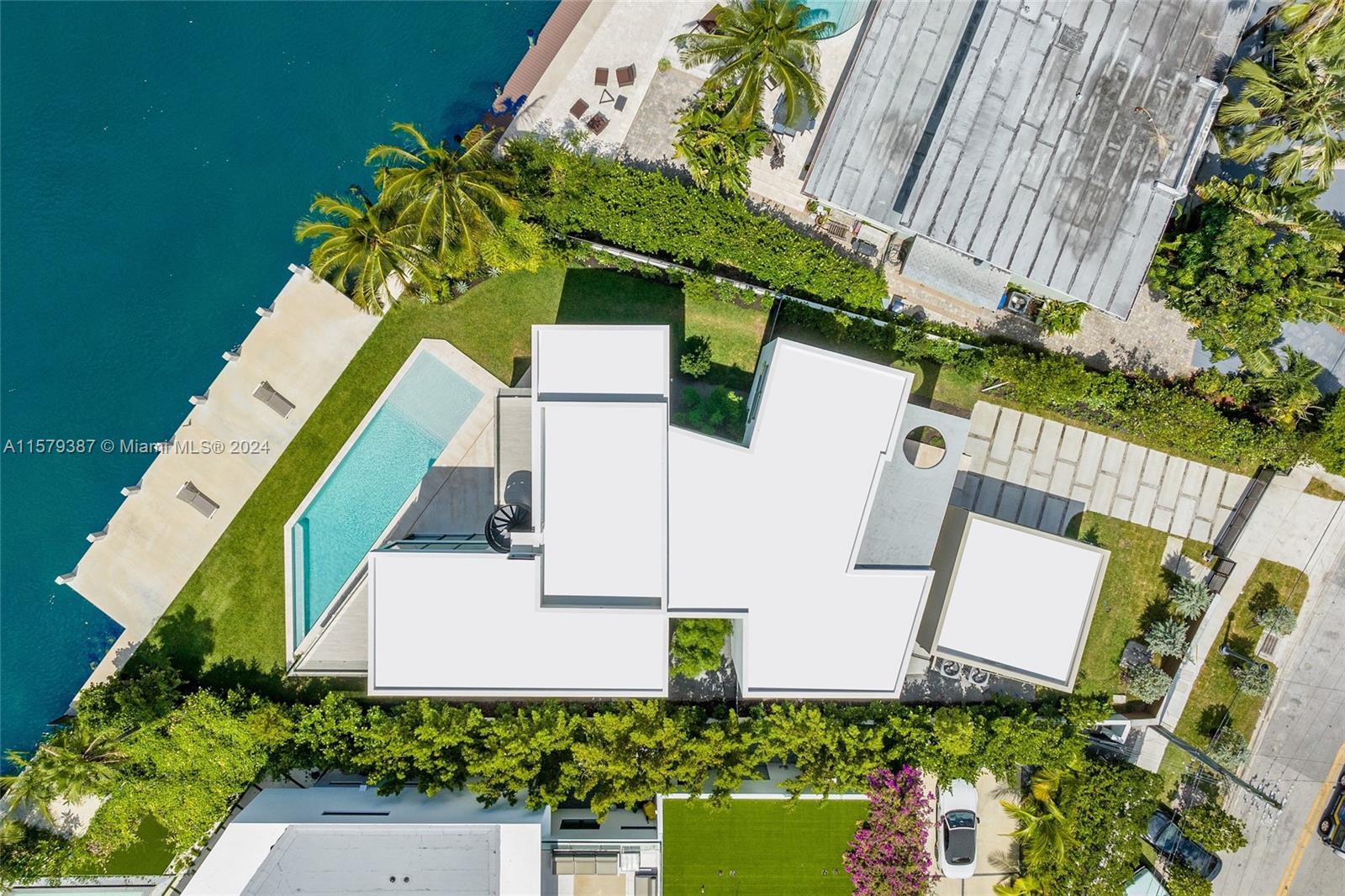 3172 North Bay Road Miami Beach, FL 33140 - Photo 31 of 37