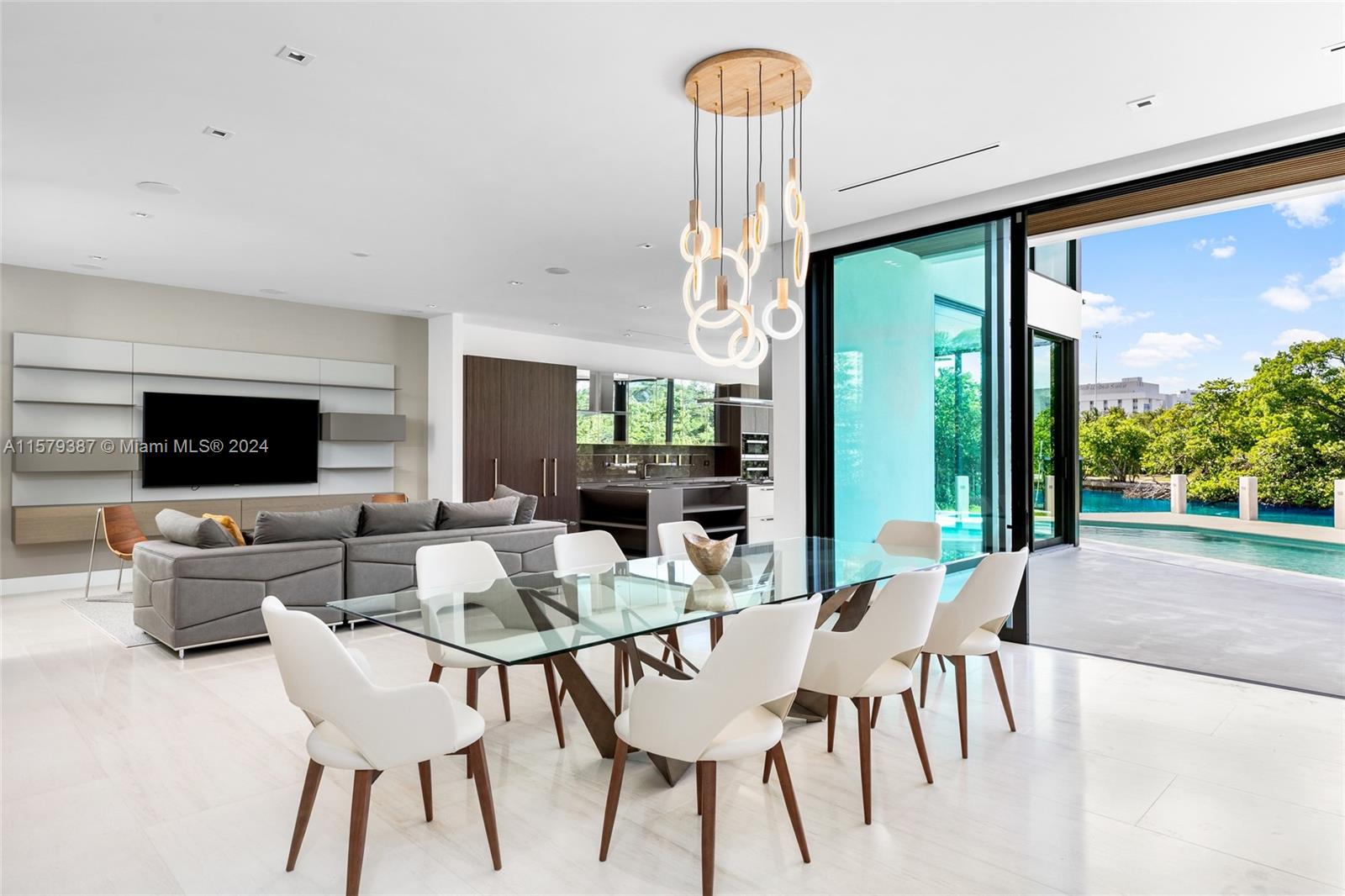 3172 North Bay Road Miami Beach, FL 33140 - Photo 8 of 37