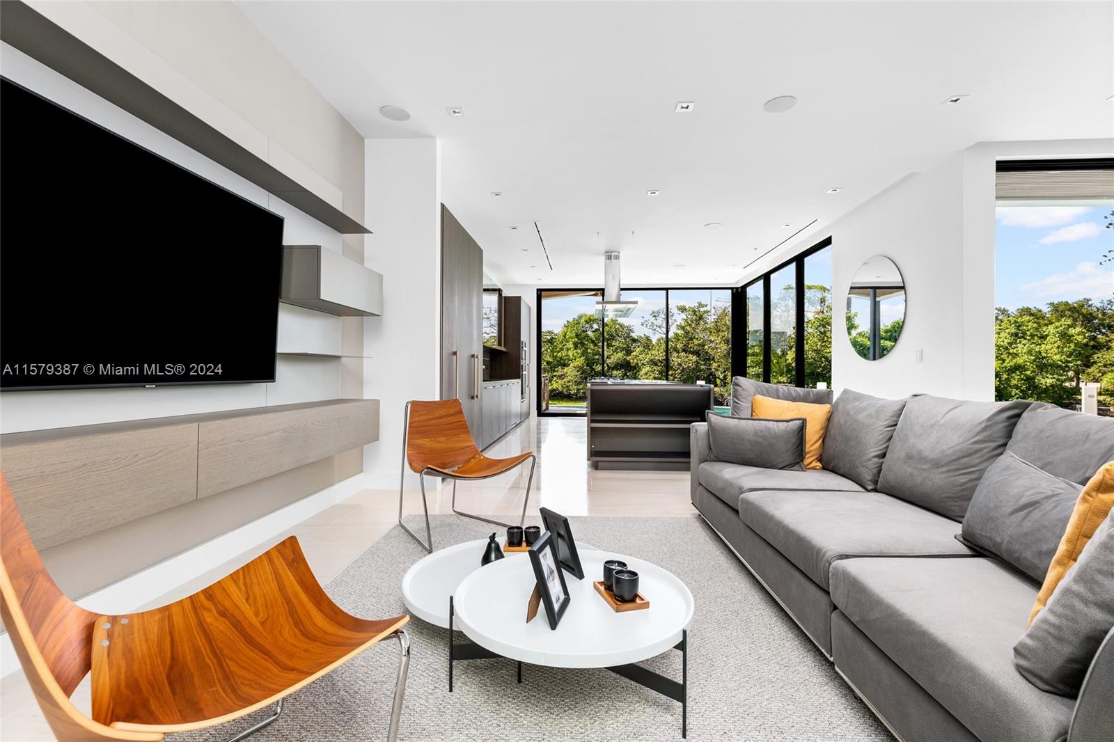 3172 North Bay Road Miami Beach, FL 33140 - Photo 9 of 37