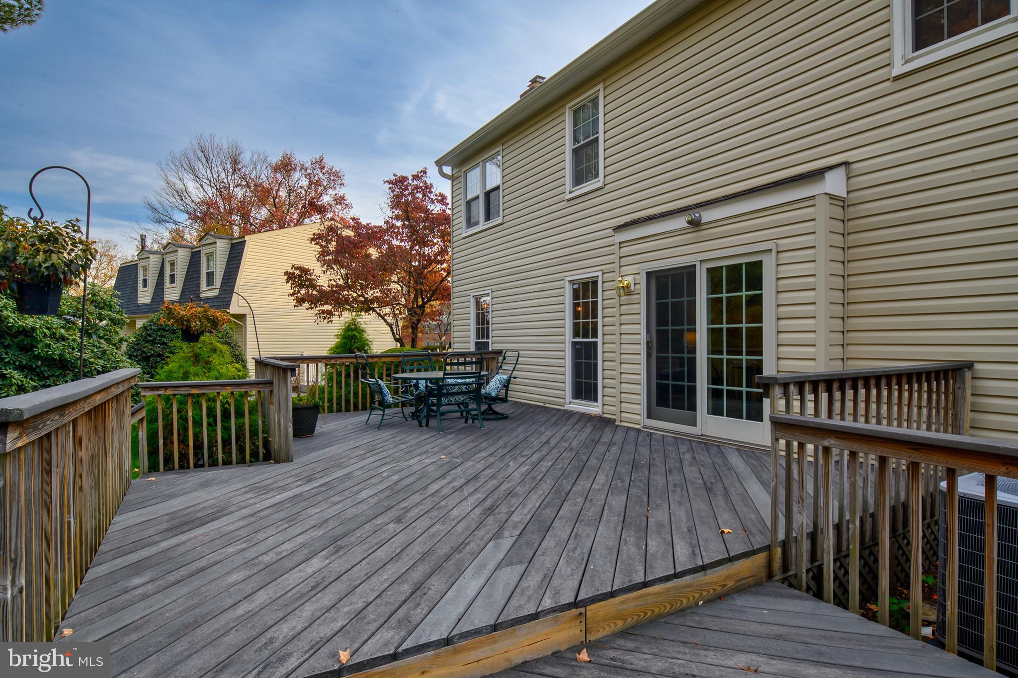 5021 Whetstone Road Columbia, MD 21044 - Photo 45 of 59 Deck (alt view)