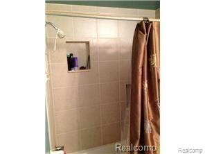 411 West Drahner Road, Unit 4 Oxford, MI 48371 - Photo 7 of 10