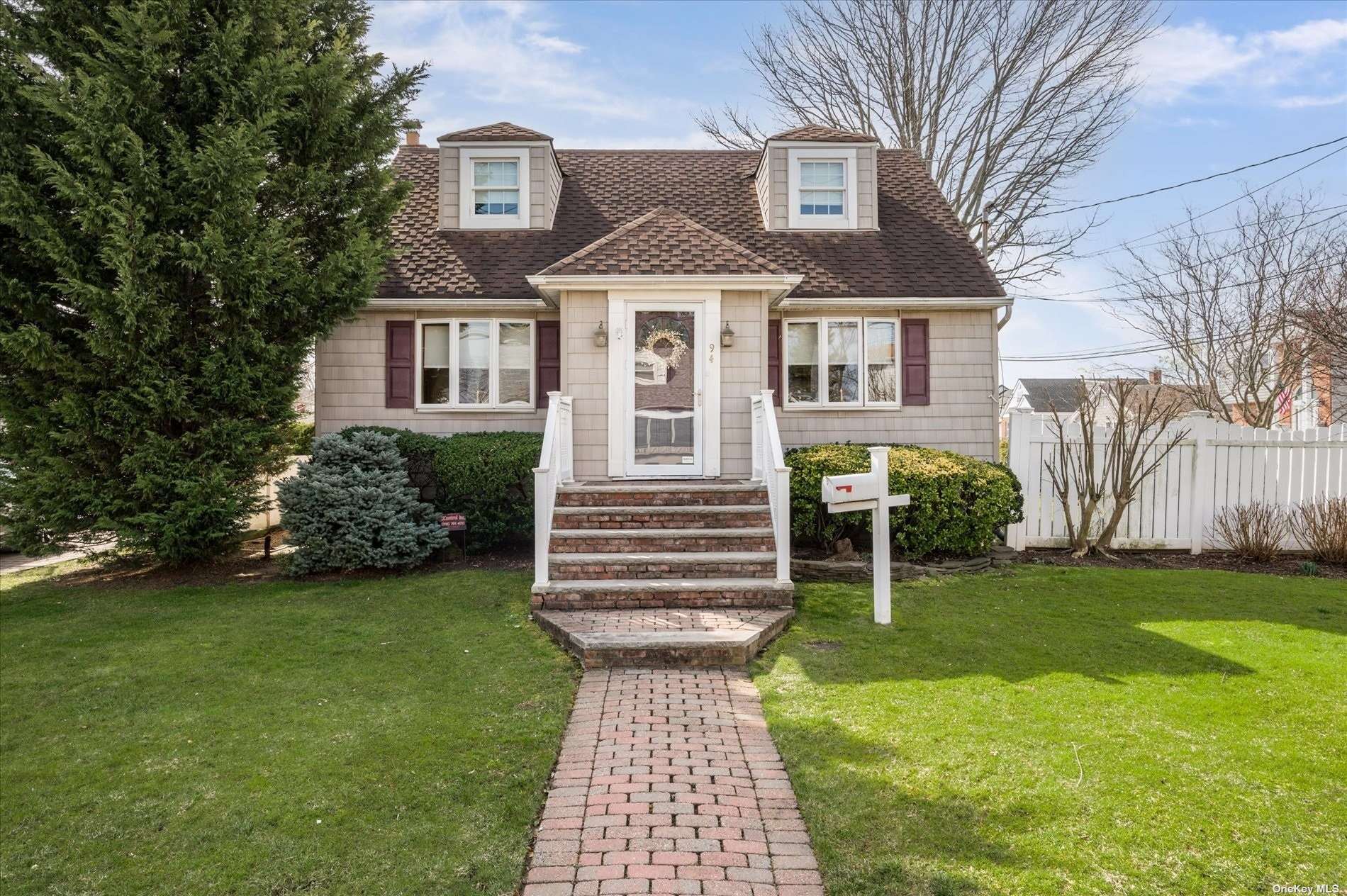 94 Bellevue Ave  