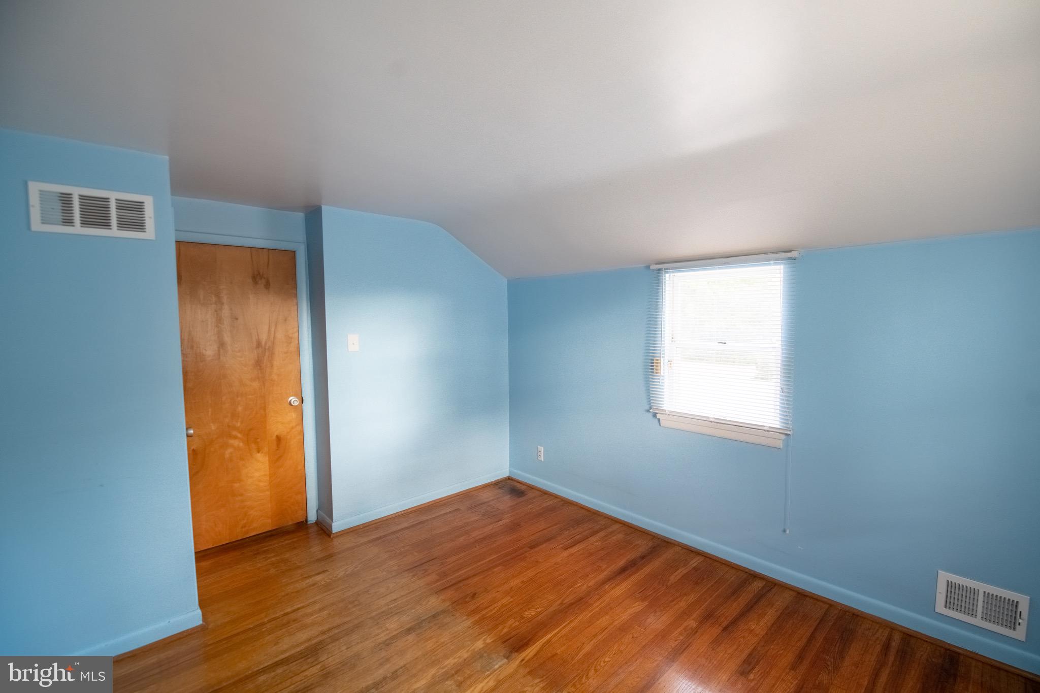 26 Briar Road Oreland, PA 19075 - Photo 25 of 44 Bedroom 1