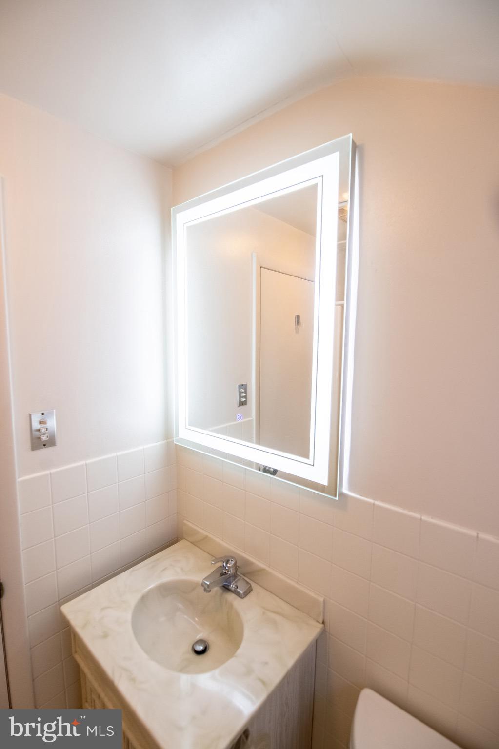 26 Briar Road Oreland, PA 19075 - Photo 29 of 44 Master Bathroom