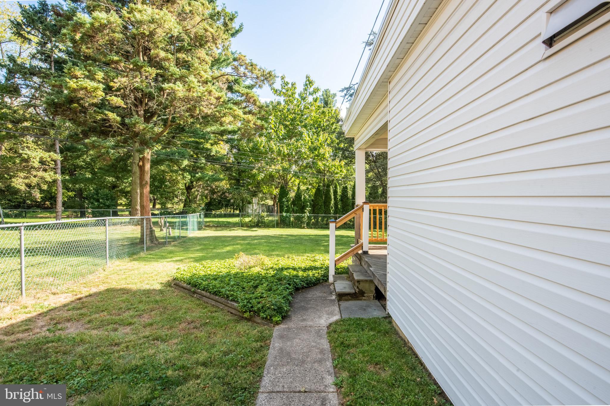 26 Briar Road Oreland, PA 19075 - Photo 39 of 44 Exterior Side