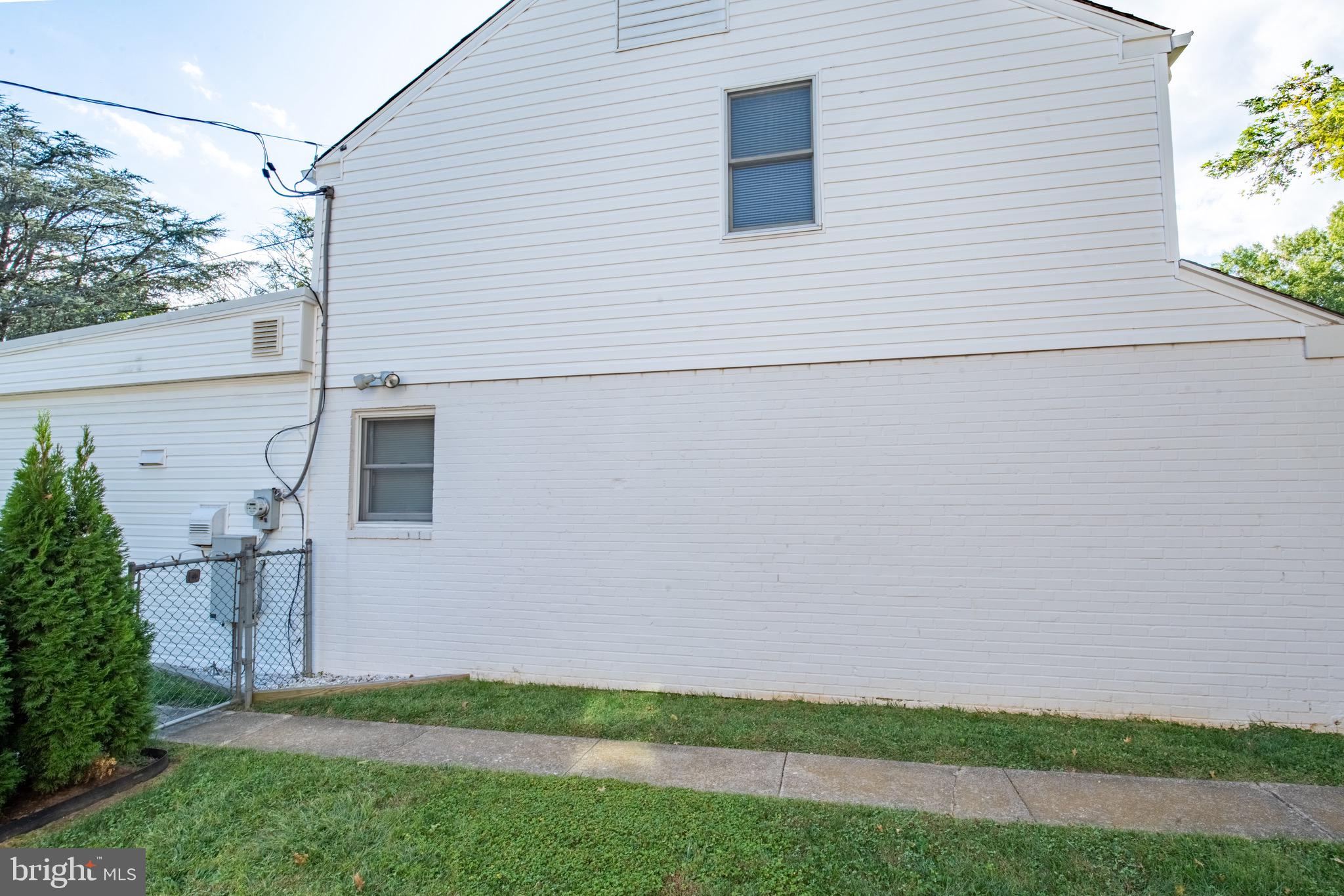 26 Briar Road Oreland, PA 19075 - Photo 7 of 44 Exterior Side