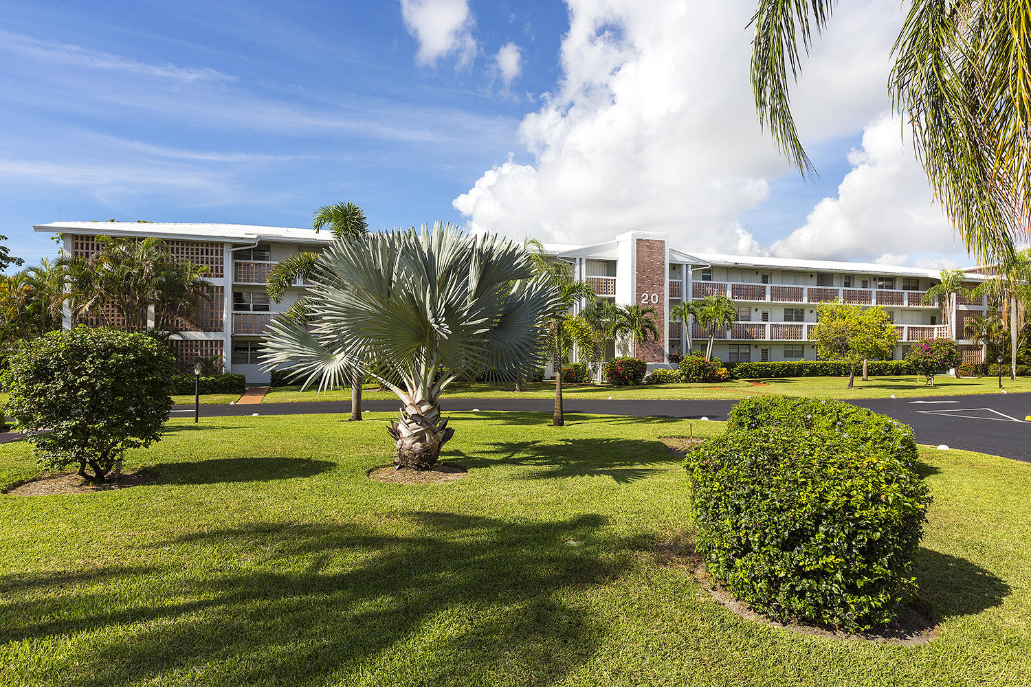 20 Southeast 13th Street, Unit C1 Boca Raton, FL 33432 - Photo 19 of 19 a view of a fountain in front of a building