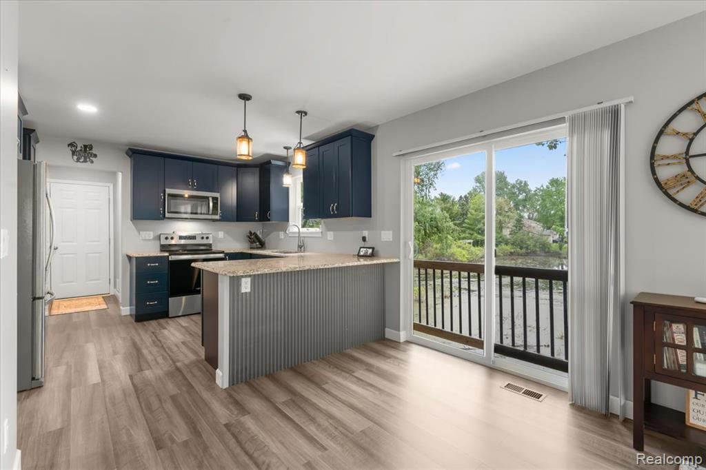 2230 Briar Ridge Wolverine Lake, MI 48390 - Photo 11 of 44