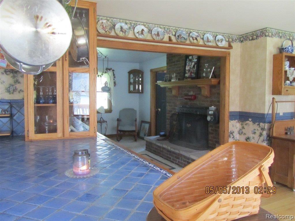 4450 Dutcher Road Howell, MI 48843 - Photo 5 of 25 Kitchen to living room .JPG