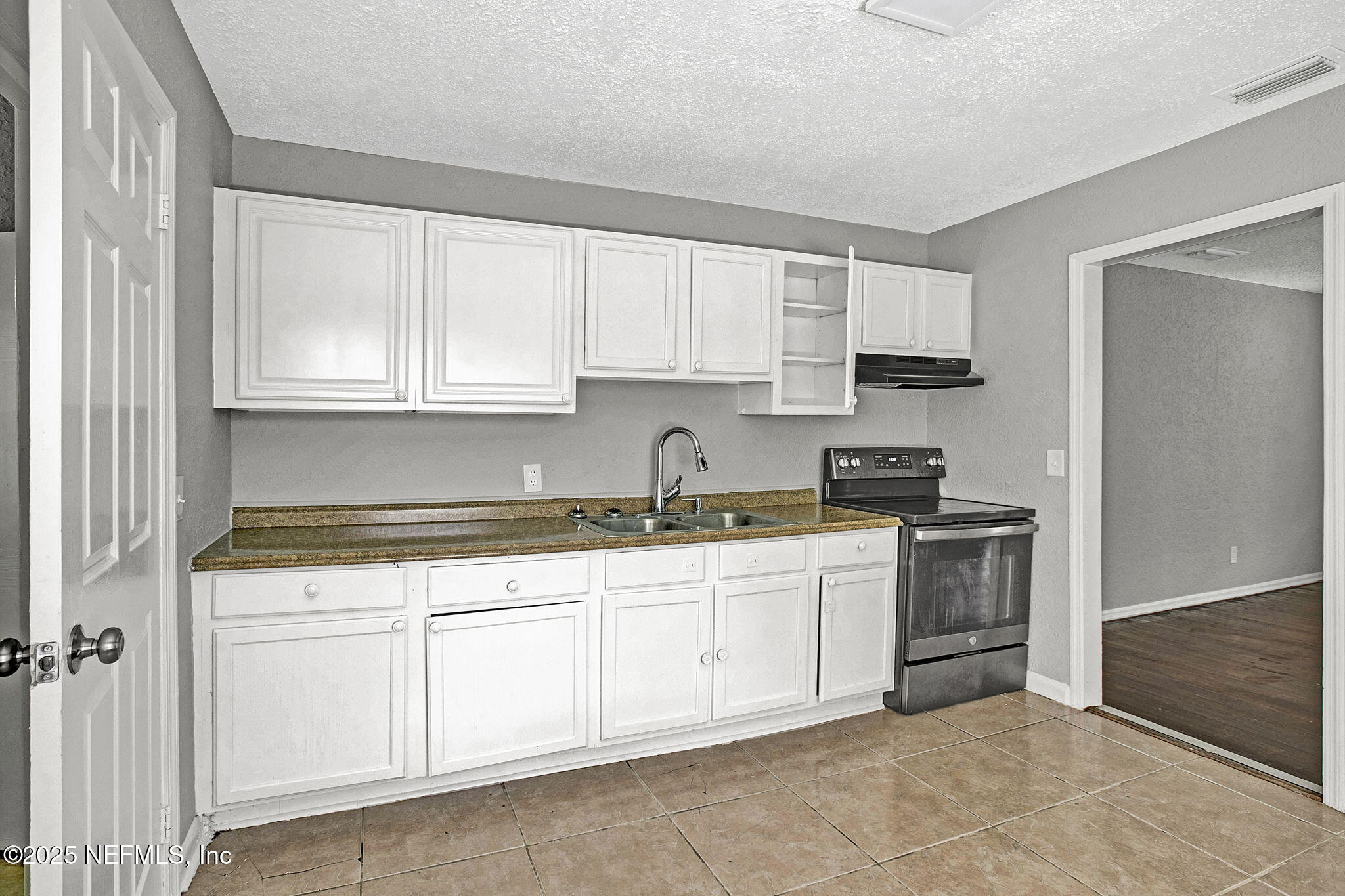 1728 Keats Road Jacksonville, FL 32208 - Photo 8 of 21 11-web-or-mls-IMG_0341