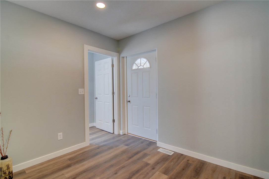 428 Ewing Avenue Decatur, IL 62522 - Photo 4 of 25