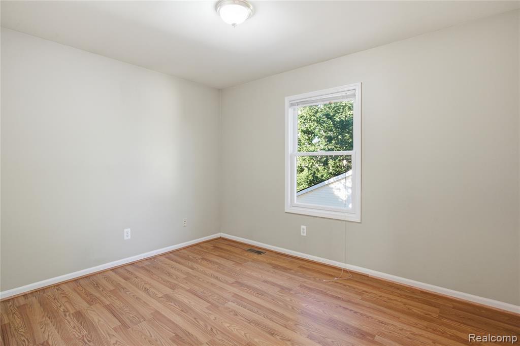 4118 Devon Road Royal Oak, MI 48073 - Photo 18 of 25