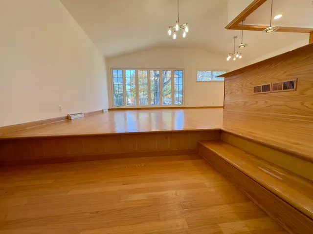 $2,900 | 9910 Crawford Avenue, Skokie, IL 60076