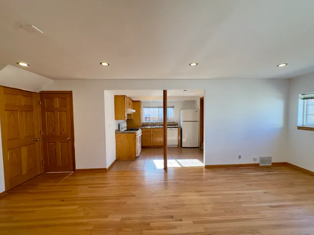 $2,900 | 9910 Crawford Avenue, Skokie, IL 60076