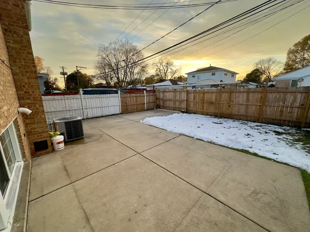 $2,900 | 9910 Crawford Avenue, Skokie, IL 60076