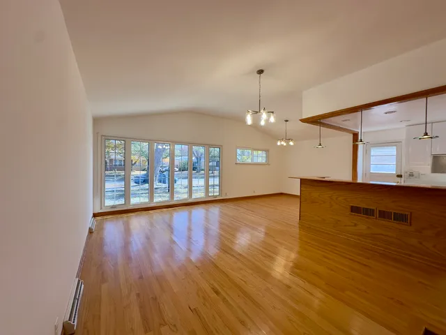 $2,900 | 9910 Crawford Avenue, Skokie, IL 60076