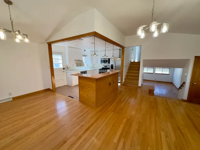 $2,900 | 9910 Crawford Avenue, Skokie, IL 60076