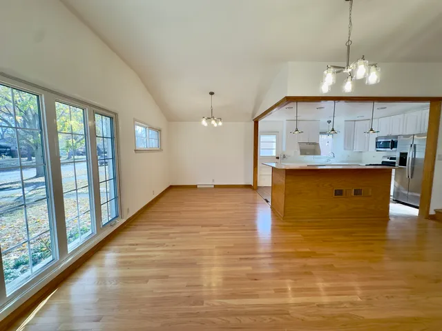 $2,900 | 9910 Crawford Avenue, Skokie, IL 60076