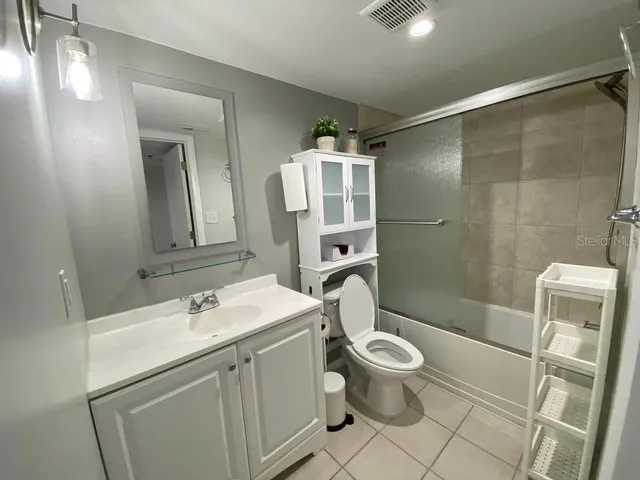 $2,190 | 701 South Madison Avenue, Unit 421, Clearwater, FL 33756