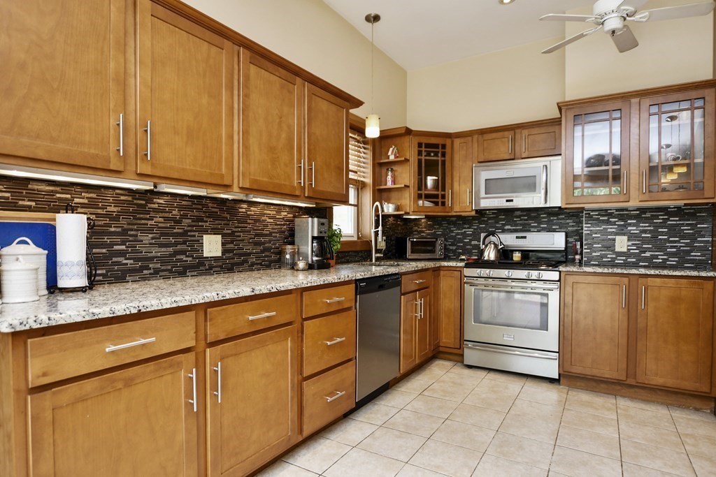 141 Bedford Road Woburn, MA 01801 - Photo 7 of 30 Gallery Image 7