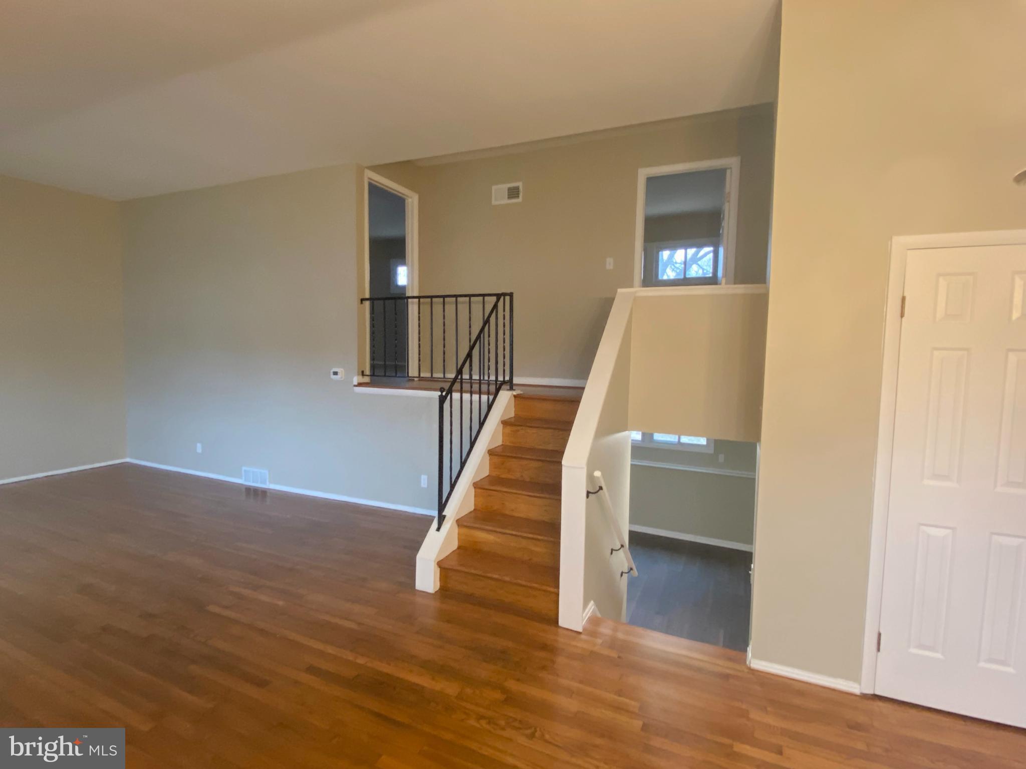 21 Merion Road Newark, DE 19713 - Photo 12 of 28 living area showing up and down