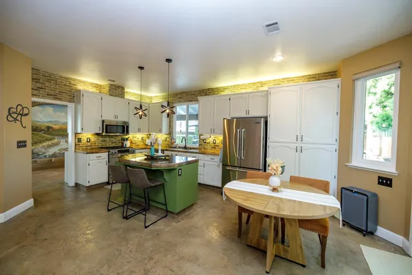 $735,000 | 227 Van Dyken Way, Ripon, CA 95366