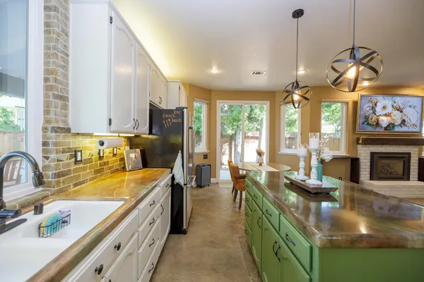 $735,000 | 227 Van Dyken Way, Ripon, CA 95366