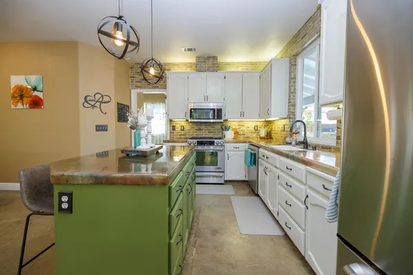 $735,000 | 227 Van Dyken Way, Ripon, CA 95366