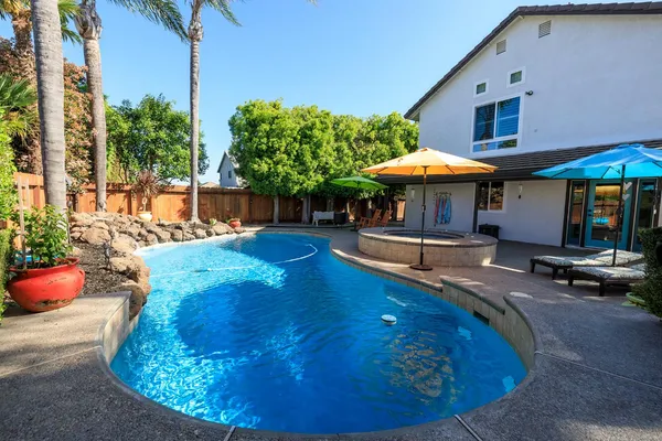 $735,000 | 227 Van Dyken Way, Ripon, CA 95366