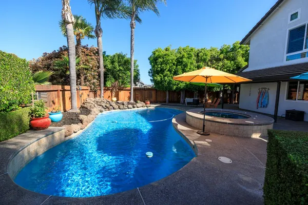 $735,000 | 227 Van Dyken Way, Ripon, CA 95366