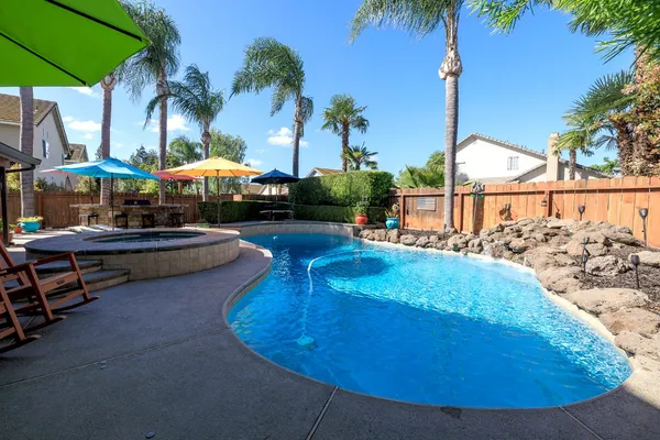 $735,000 | 227 Van Dyken Way, Ripon, CA 95366