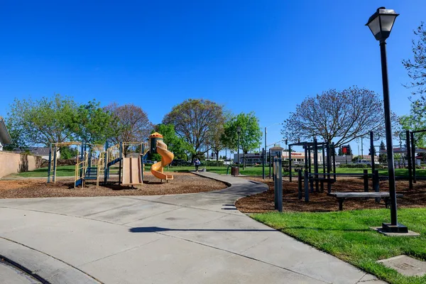 $735,000 | 227 Van Dyken Way, Ripon, CA 95366