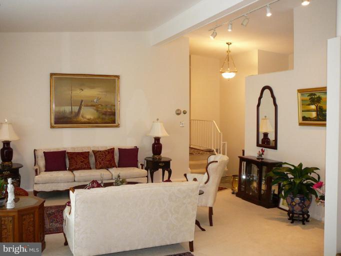 3215 Midfield Road Pikesville, MD 21208 - Photo 14 of 29 Living Room