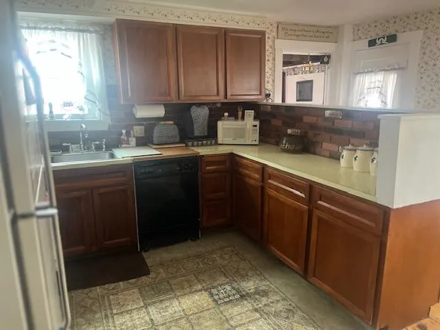 $395,000 | 40 Lincoln Street, Dover-Foxcroft, ME 04426