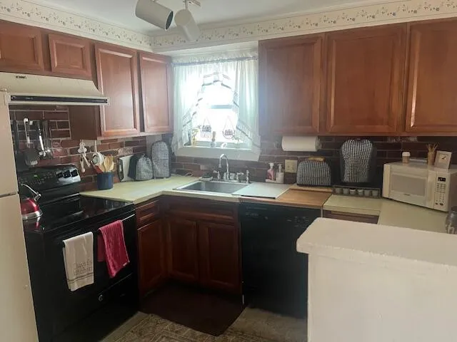 $395,000 | 40 Lincoln Street, Dover-Foxcroft, ME 04426