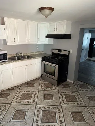 $1,850 | 123 West Parmenter Street, Unit 1, Newburgh, NY 12550