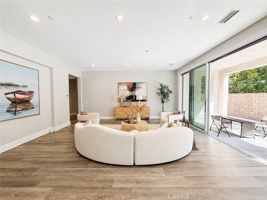 61 Windwalker Way Tustin, CA 92782 - Photo 6 of 37