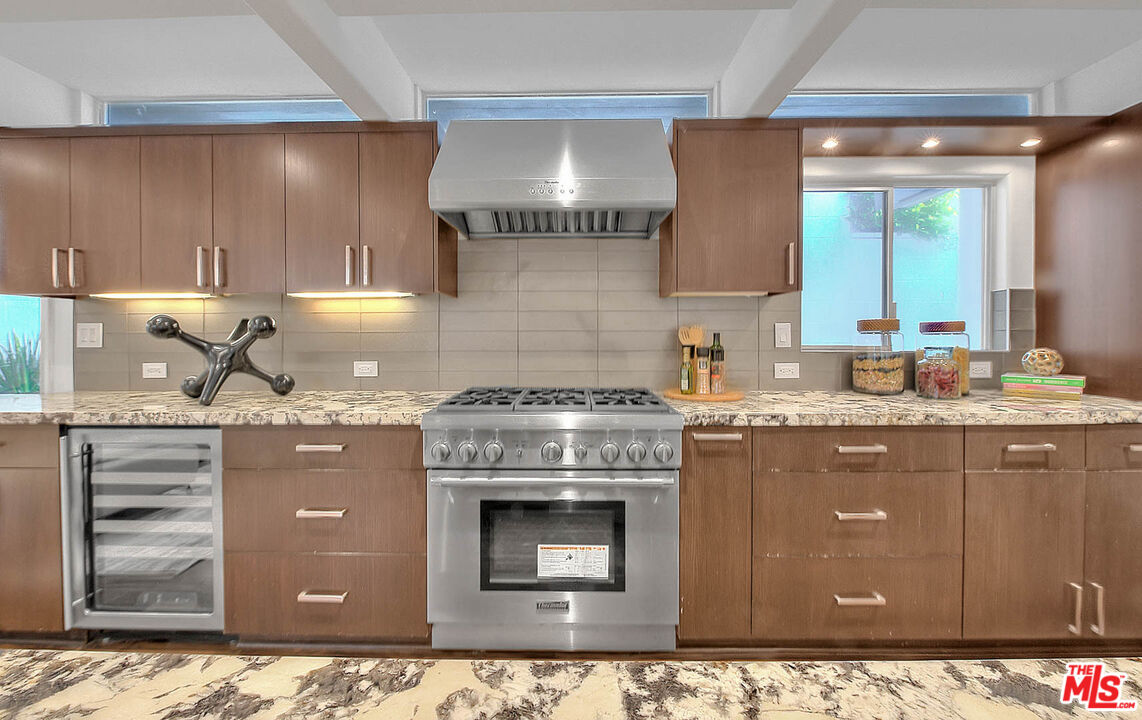 3804 Duray Place Los Angeles, CA 90008 - Photo 12 of 73