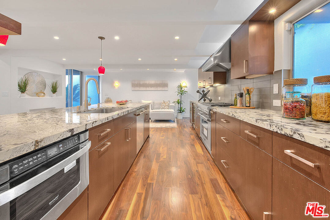 3804 Duray Place Los Angeles, CA 90008 - Photo 17 of 73