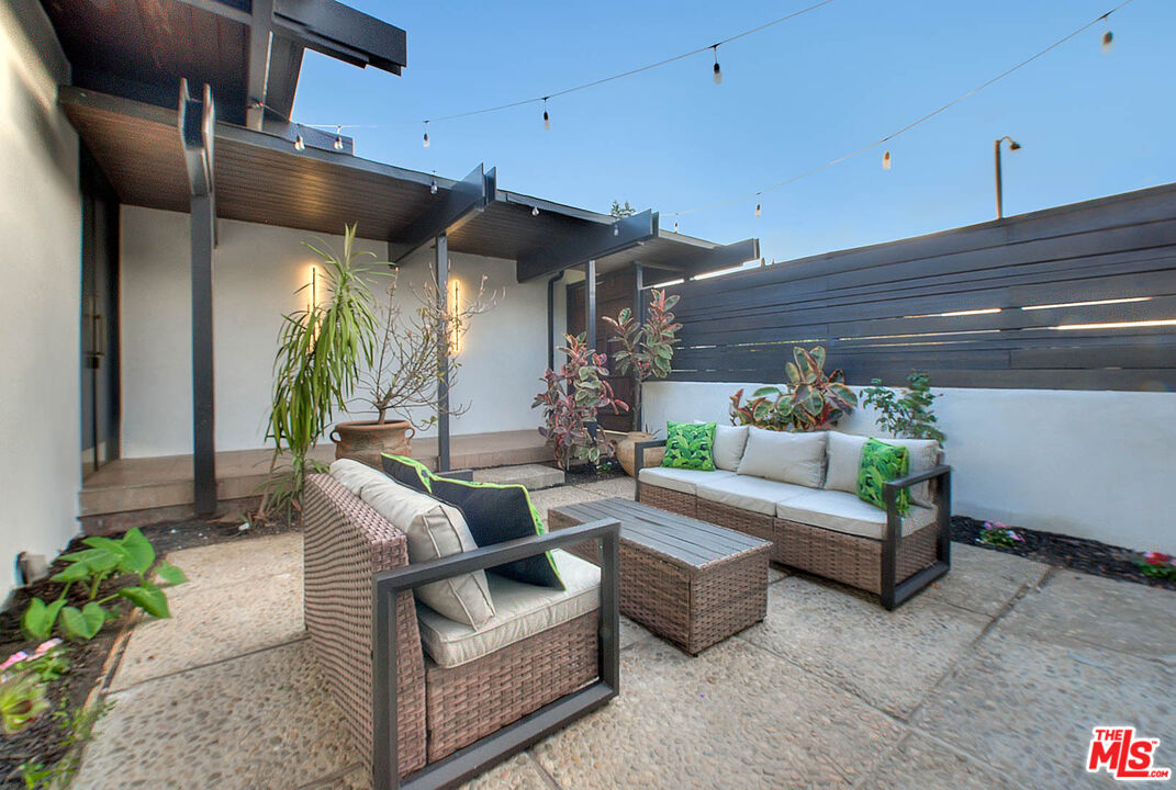 3804 Duray Place Los Angeles, CA 90008 - Photo 30 of 73